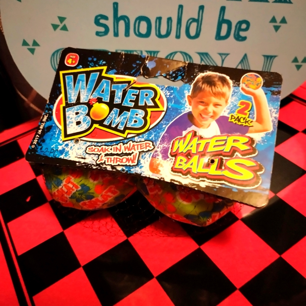 🌻5/$10  Water Bomb